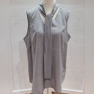 NWT Adrianna Papell Black and White Sleeveless Blouse with Tie Neck size Large